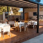 Four Islands Hotel 3*