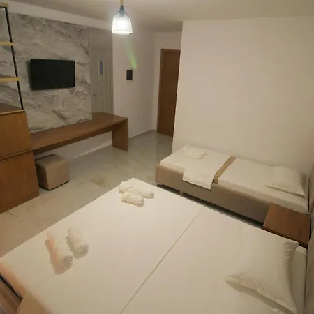 Four Islands كساميل