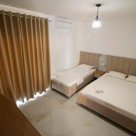 Four Islands كساميل