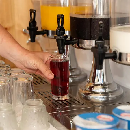 Four Islands Hotel 3*