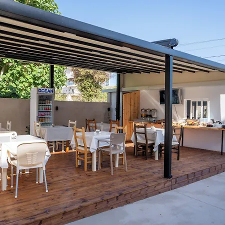 Four Islands فندق