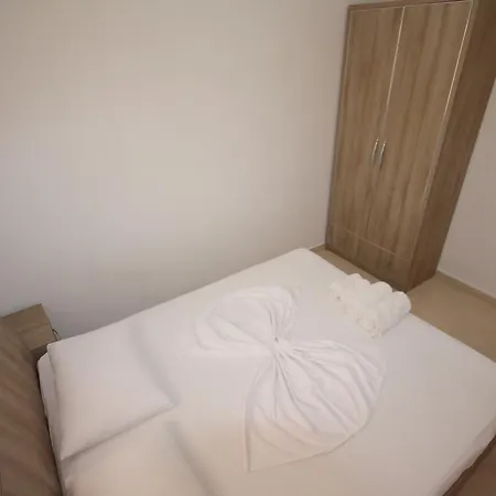 Four Islands كساميل