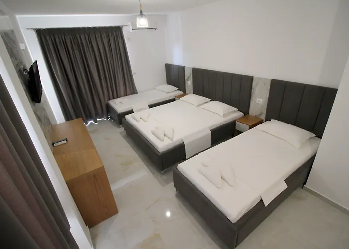 Hotel Four Islands 3*