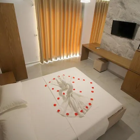 Four Islands Отель 3*