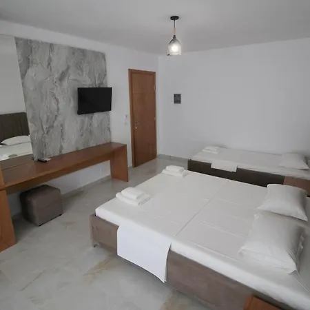 Four Islands Отель 3*