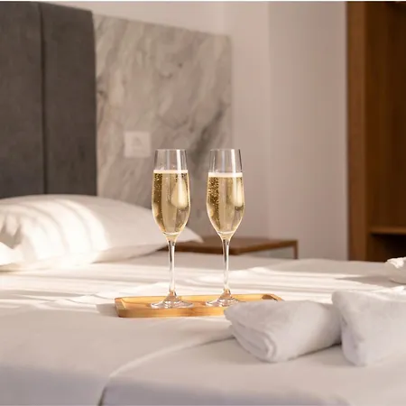 Four Islands Hotel 3*