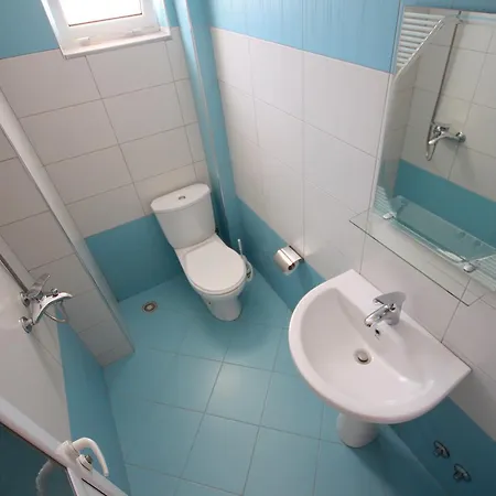 Отель Four Islands 3*