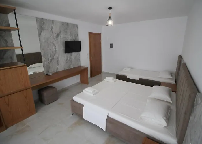 Four Islands Отель 3*