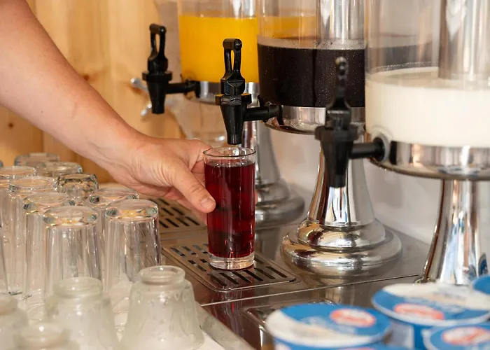 Four Islands Hotel 3*