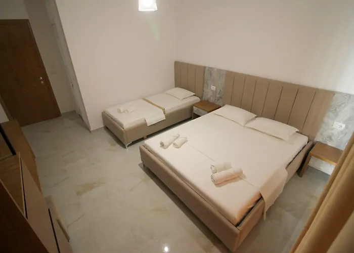 Отель Four Islands 3*